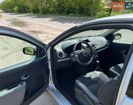 Серый Рено Клио, объемом двигателя 1.5 л и пробегом 208 тыс. км за 4999 $, фото 6 на Automoto.ua