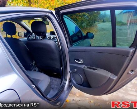 Серый Рено Клио, объемом двигателя 1.5 л и пробегом 279 тыс. км за 5200 $, фото 5 на Automoto.ua
