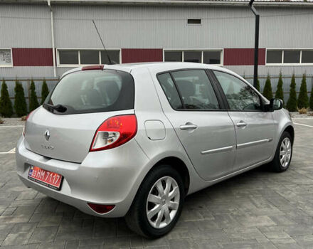 Серый Рено Клио, объемом двигателя 1.6 л и пробегом 143 тыс. км за 8500 $, фото 4 на Automoto.ua