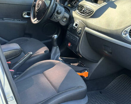 Серый Рено Клио, объемом двигателя 1.46 л и пробегом 213 тыс. км за 5290 $, фото 11 на Automoto.ua