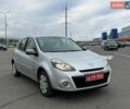 Серый Рено Клио, объемом двигателя 1.6 л и пробегом 174 тыс. км за 5100 $, фото 2 на Automoto.ua