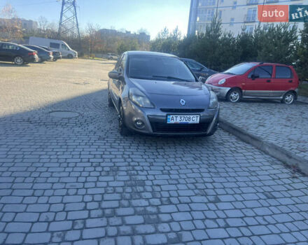 Серый Рено Клио, объемом двигателя 1.46 л и пробегом 279 тыс. км за 4750 $, фото 2 на Automoto.ua