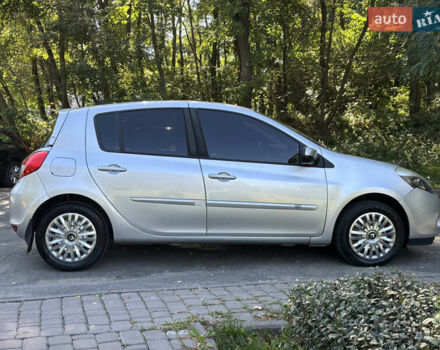 Серый Рено Клио, объемом двигателя 1.46 л и пробегом 213 тыс. км за 5290 $, фото 3 на Automoto.ua