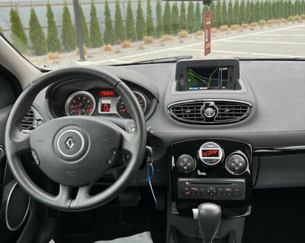 Серый Рено Клио, объемом двигателя 1.6 л и пробегом 143 тыс. км за 8500 $, фото 6 на Automoto.ua