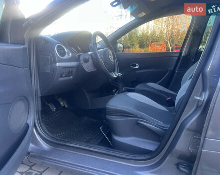 Серый Рено Клио, объемом двигателя 1.46 л и пробегом 279 тыс. км за 4750 $, фото 12 на Automoto.ua