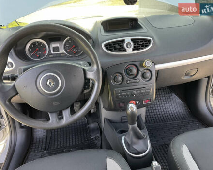 Сірий Рено Кліо, об'ємом двигуна 1.46 л та пробігом 185 тис. км за 5200 $, фото 13 на Automoto.ua