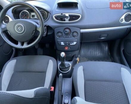 Сірий Рено Кліо, об'ємом двигуна 1.5 л та пробігом 260 тис. км за 5600 $, фото 3 на Automoto.ua