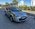 Серый Рено Клио, объемом двигателя 1.5 л и пробегом 220 тыс. км за 4911 $, фото 2 на Automoto.ua