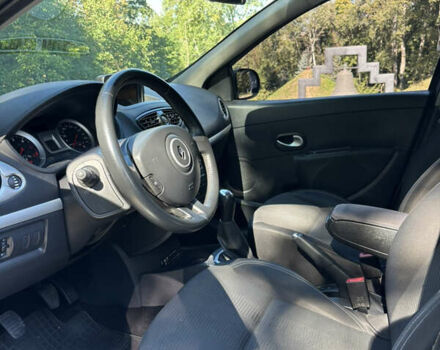 Серый Рено Клио, объемом двигателя 1.46 л и пробегом 213 тыс. км за 5290 $, фото 12 на Automoto.ua