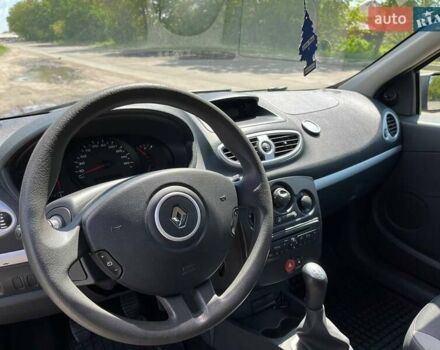 Серый Рено Клио, объемом двигателя 1.5 л и пробегом 208 тыс. км за 4999 $, фото 9 на Automoto.ua