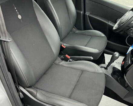 Серый Рено Клио, объемом двигателя 1.6 л и пробегом 143 тыс. км за 8500 $, фото 9 на Automoto.ua