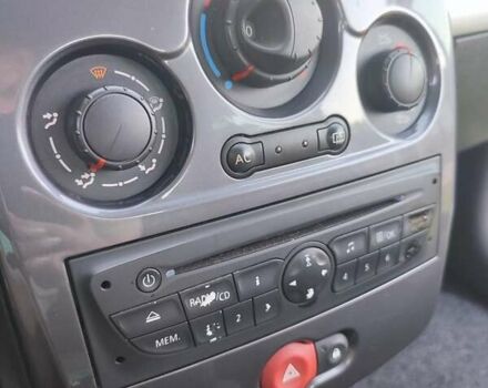 Серый Рено Клио, объемом двигателя 1.15 л и пробегом 174 тыс. км за 5600 $, фото 9 на Automoto.ua