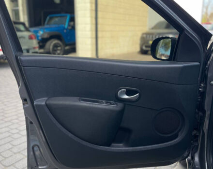 Серый Рено Клио, объемом двигателя 1.2 л и пробегом 111 тыс. км за 5800 $, фото 6 на Automoto.ua