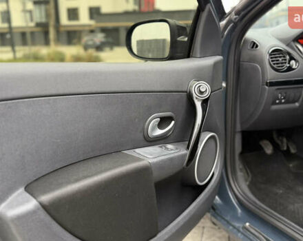 Серый Рено Клио, объемом двигателя 1.5 л и пробегом 243 тыс. км за 5650 $, фото 23 на Automoto.ua