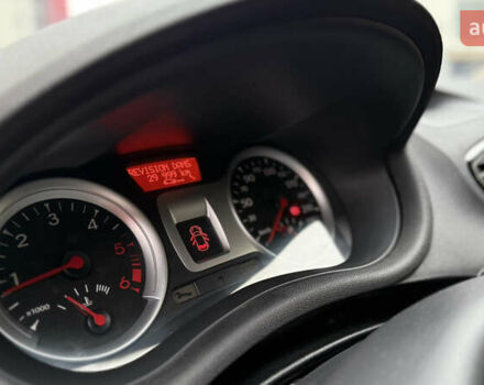 Серый Рено Клио, объемом двигателя 1.5 л и пробегом 243 тыс. км за 5650 $, фото 27 на Automoto.ua