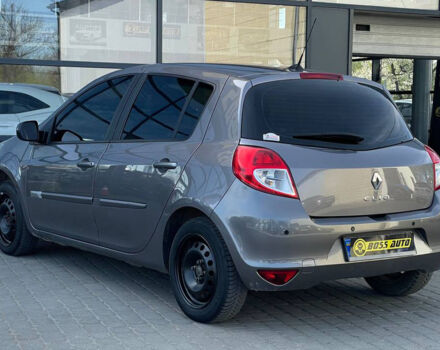 Серый Рено Клио, объемом двигателя 1.2 л и пробегом 111 тыс. км за 5800 $, фото 3 на Automoto.ua