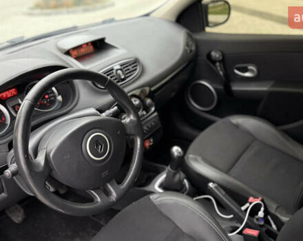 Серый Рено Клио, объемом двигателя 1.5 л и пробегом 243 тыс. км за 5650 $, фото 26 на Automoto.ua