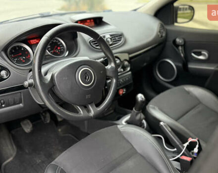 Серый Рено Клио, объемом двигателя 1.5 л и пробегом 243 тыс. км за 5650 $, фото 41 на Automoto.ua