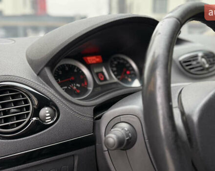 Серый Рено Клио, объемом двигателя 1.5 л и пробегом 243 тыс. км за 5650 $, фото 29 на Automoto.ua