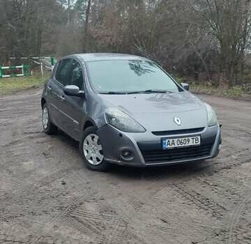 Серый Рено Клио, объемом двигателя 1.46 л и пробегом 352 тыс. км за 3500 $, фото 3 на Automoto.ua