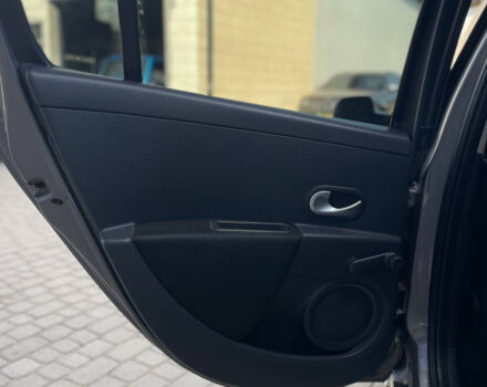 Серый Рено Клио, объемом двигателя 1.2 л и пробегом 111 тыс. км за 5800 $, фото 16 на Automoto.ua