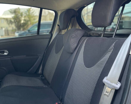 Серый Рено Клио, объемом двигателя 1.2 л и пробегом 111 тыс. км за 5800 $, фото 18 на Automoto.ua