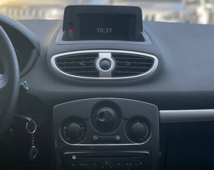 Серый Рено Клио, объемом двигателя 1.2 л и пробегом 111 тыс. км за 5800 $, фото 15 на Automoto.ua