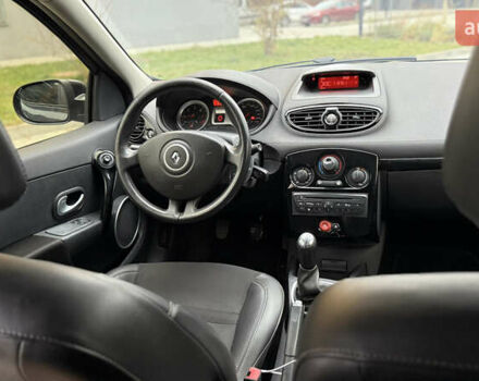 Серый Рено Клио, объемом двигателя 1.5 л и пробегом 243 тыс. км за 5650 $, фото 28 на Automoto.ua