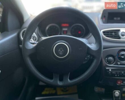 Серый Рено Клио, объемом двигателя 1.15 л и пробегом 116 тыс. км за 6400 $, фото 8 на Automoto.ua