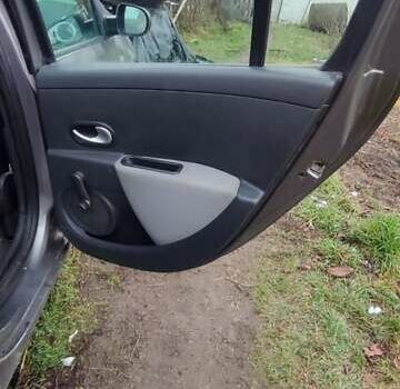 Серый Рено Клио, объемом двигателя 1.46 л и пробегом 352 тыс. км за 3300 $, фото 13 на Automoto.ua