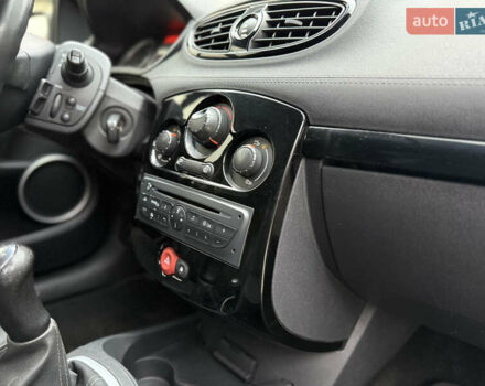 Серый Рено Клио, объемом двигателя 1.5 л и пробегом 243 тыс. км за 5650 $, фото 40 на Automoto.ua