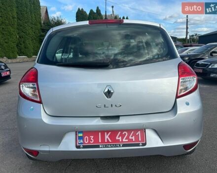 Серый Рено Клио, объемом двигателя 1.6 л и пробегом 165 тыс. км за 6999 $, фото 6 на Automoto.ua