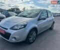 Серый Рено Клио, объемом двигателя 1.6 л и пробегом 165 тыс. км за 6999 $, фото 1 на Automoto.ua