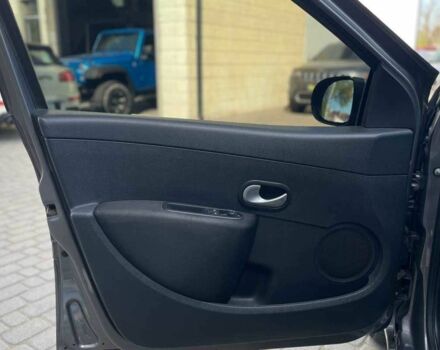 Серый Рено Клио, объемом двигателя 1.2 л и пробегом 116 тыс. км за 6000 $, фото 6 на Automoto.ua