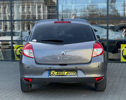 Серый Рено Клио, объемом двигателя 1.2 л и пробегом 111 тыс. км за 5800 $, фото 4 на Automoto.ua