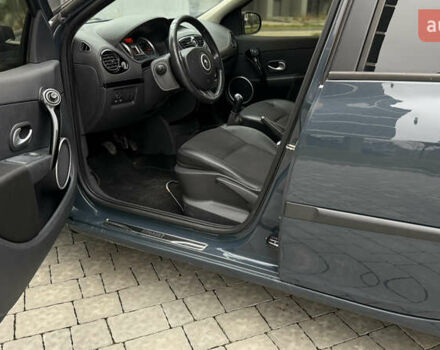 Серый Рено Клио, объемом двигателя 1.5 л и пробегом 243 тыс. км за 5650 $, фото 24 на Automoto.ua