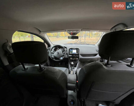 Рено Клио 2015 в Буче на Automoto.ua Серый Рено Клио, объемом двигателя 1.46 л и пробегом 218 тыс. км за 7700 $, фото 12 на Automoto.ua