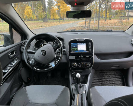 Рено Клио 2015 в Буче на Automoto.ua Серый Рено Клио, объемом двигателя 1.46 л и пробегом 218 тыс. км за 7700 $, фото 10 на Automoto.ua