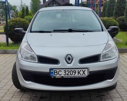 Серый Рено Клио, объемом двигателя 0 л и пробегом 200 тыс. км за 3400 $, фото 1 на Automoto.ua