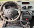 Серый Рено Клио, объемом двигателя 0 л и пробегом 200 тыс. км за 3400 $, фото 6 на Automoto.ua