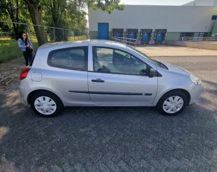 Сірий Рено Кліо, об'ємом двигуна 1 л та пробігом 1 тис. км за 6733 $, фото 1 на Automoto.ua