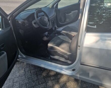 Сірий Рено Кліо, об'ємом двигуна 1 л та пробігом 1 тис. км за 6733 $, фото 3 на Automoto.ua