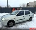 Сірий Рено Кліо, об'ємом двигуна 1.4 л та пробігом 300 тис. км за 1850 $, фото 3 на Automoto.ua
