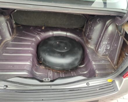 Серый Рено Клио, объемом двигателя 1.4 л и пробегом 250 тыс. км за 3100 $, фото 11 на Automoto.ua