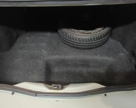 Серый Рено Клио, объемом двигателя 1.4 л и пробегом 266 тыс. км за 2700 $, фото 7 на Automoto.ua