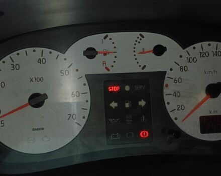 Серый Рено Клио, объемом двигателя 1.4 л и пробегом 266 тыс. км за 2700 $, фото 4 на Automoto.ua