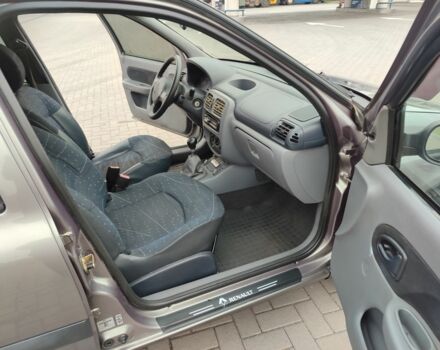 Серый Рено Клио, объемом двигателя 1.4 л и пробегом 250 тыс. км за 3100 $, фото 7 на Automoto.ua