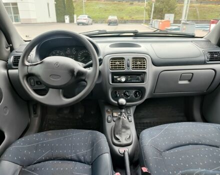 Серый Рено Клио, объемом двигателя 1.4 л и пробегом 250 тыс. км за 3100 $, фото 5 на Automoto.ua