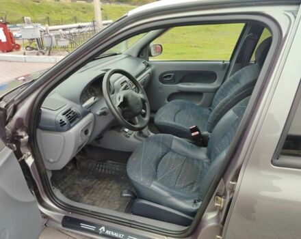 Серый Рено Клио, объемом двигателя 1.4 л и пробегом 250 тыс. км за 3100 $, фото 6 на Automoto.ua