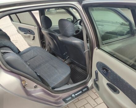 Серый Рено Клио, объемом двигателя 1.4 л и пробегом 250 тыс. км за 3100 $, фото 9 на Automoto.ua